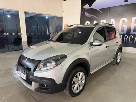 RENAULT SANDERO 1.6 STEPWAY 16V FLEX 4P AUTOMÁTICO